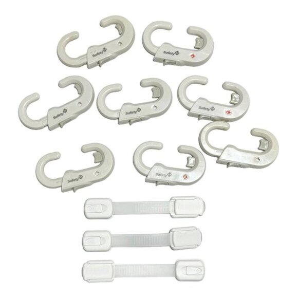 Bundle of Infant/Toddler Safety Locks 10 Pieces - Picture 2 of 2